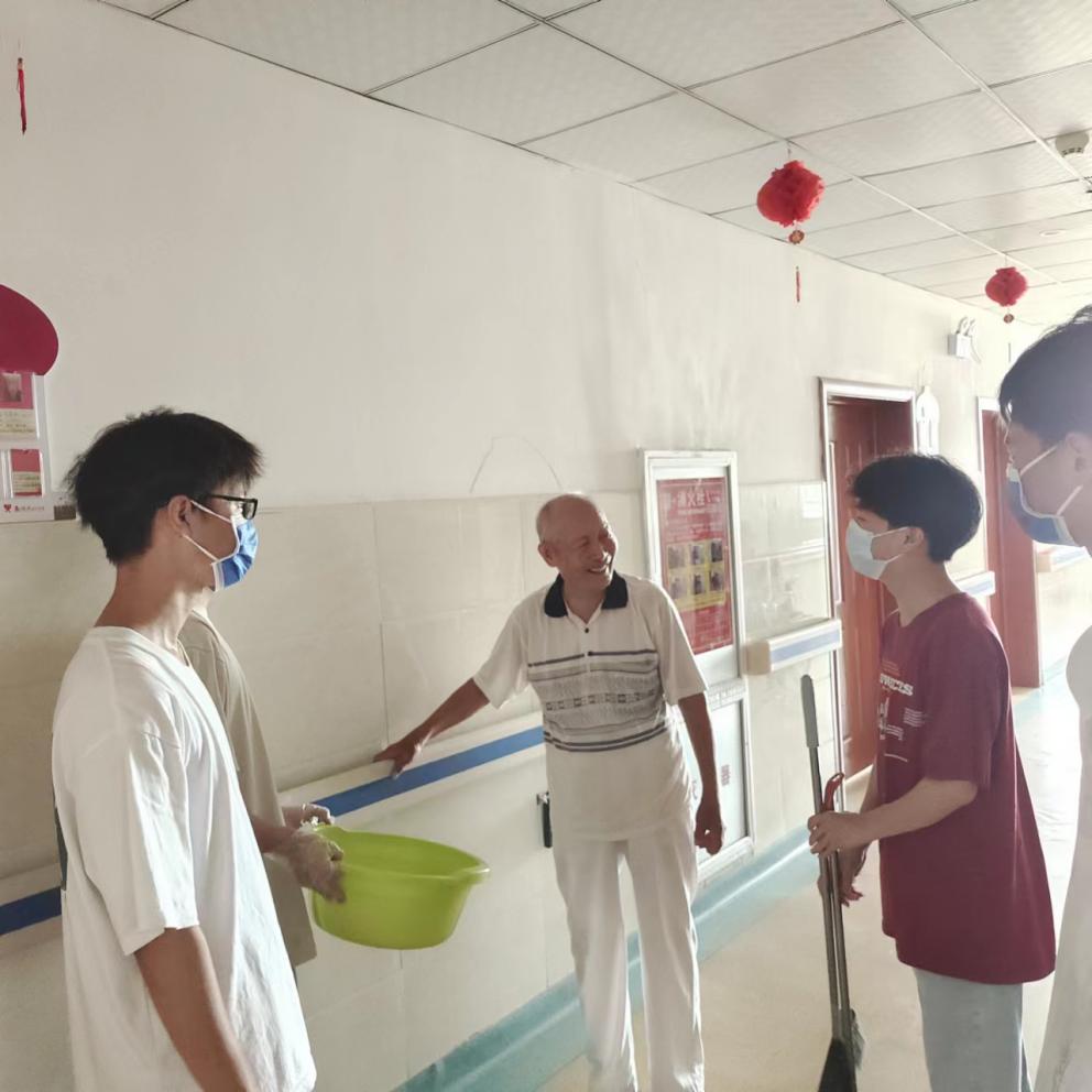  新乡医学院三全学院赴新密市“医院志愿行，服务暖人心”实践团 