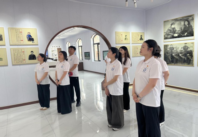  实践服务润心田 共绘乡村新画卷：山东信息职业技术学院学子开展暑期“三下乡”社会实践活动 