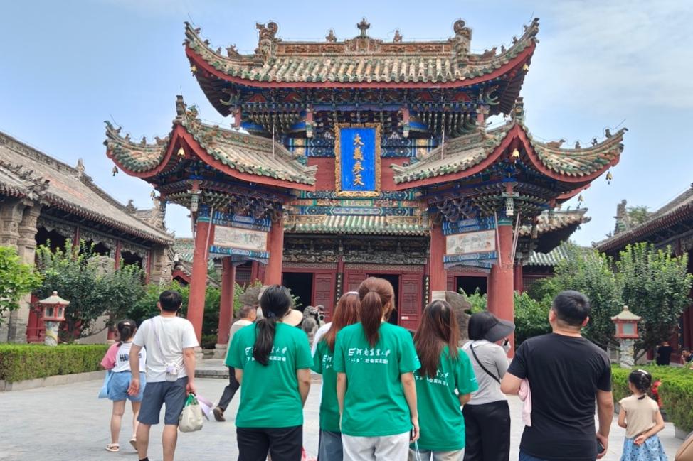  走汴梁古城，见东京雄伟 