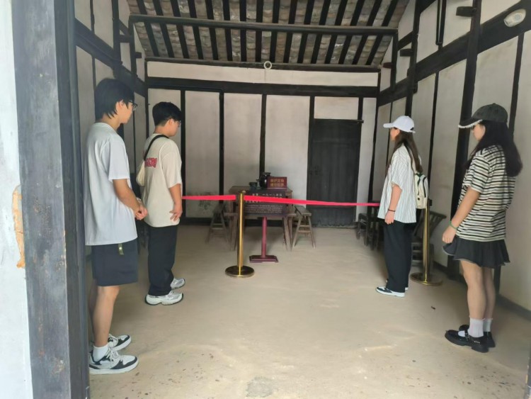  增强文化自信,拓展文化视野 