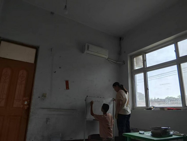  点燃助教之光，播撒知识种子 