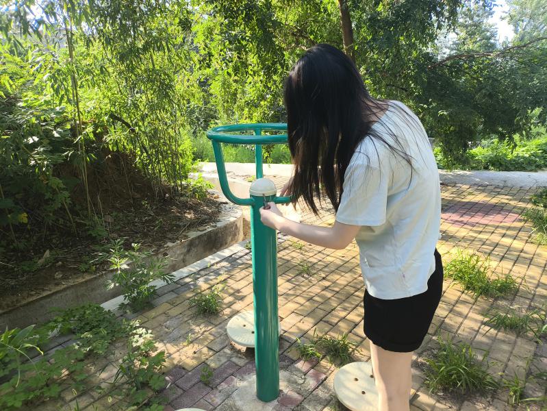  铁器焕新颜，绿意净家园 