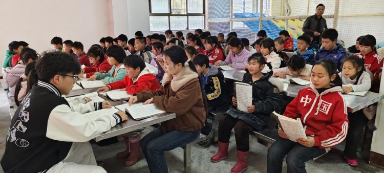  湖南沅陵七甲坪镇楠木小学： 书香润楠木 同心筑未来 