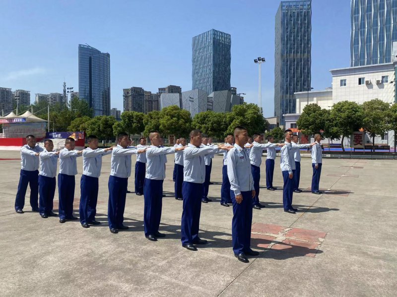  舞动蓝焰 缓解压力 