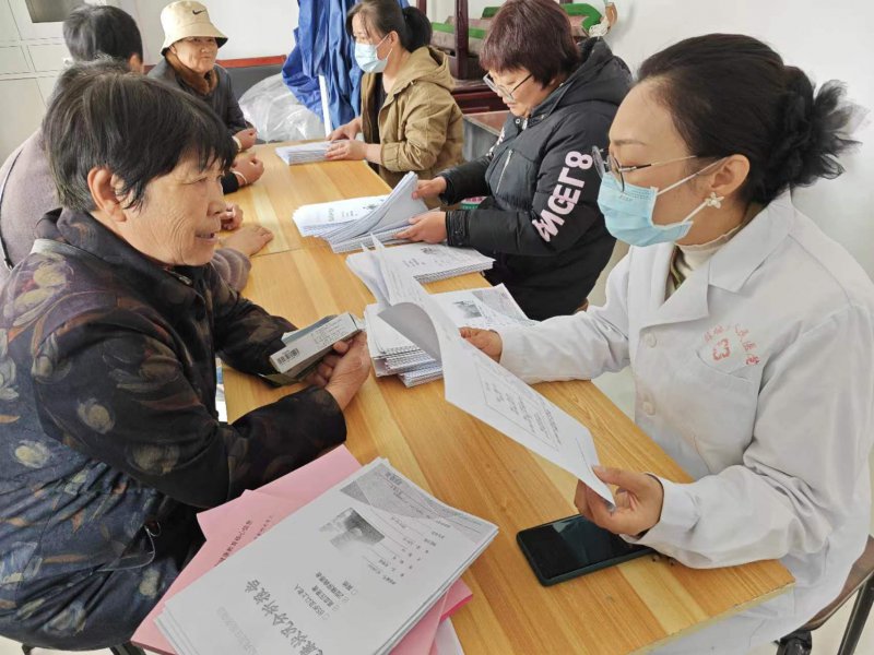 优质资源下沉基层，提升基本公卫服务水平--二级医院专家参加老年体检结果现场集中反馈