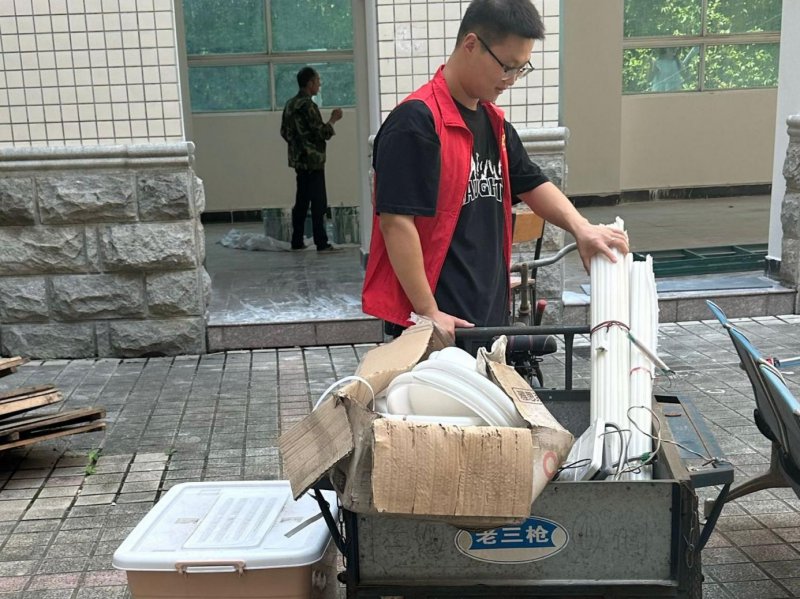  弘扬劳动精神，践行青年担当 