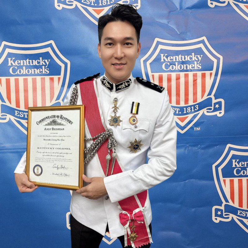 玻璃市州华裔特别官陈俊汉荣膺美国肯塔基州最高荣誉“肯塔基上校”，彰显华人卓越贡献与国际影响力